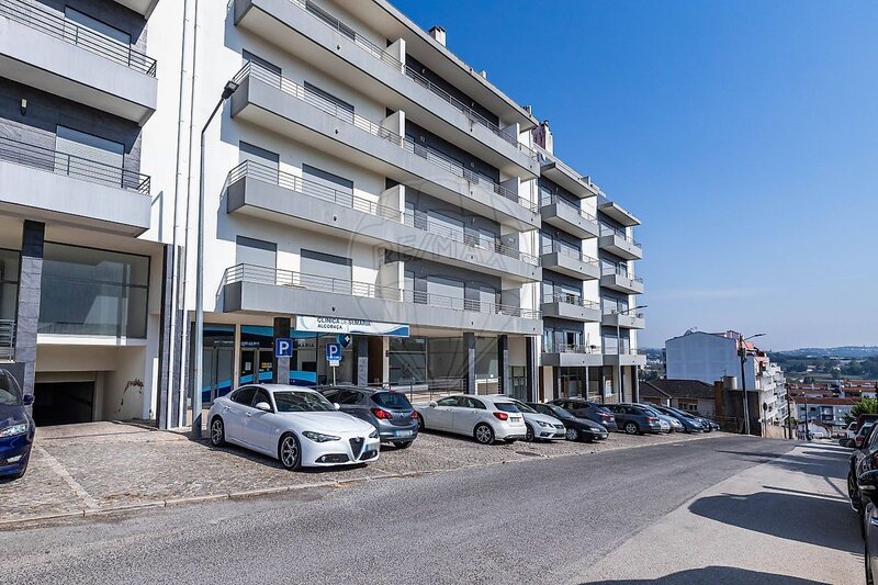 Apartamento T4 à venda em Alcobaça e Vestiaria, Alcobaça RE/MAX Portugal