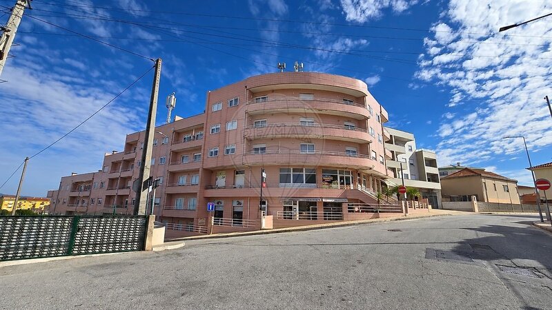 Loja à venda em Oliveira do Douro, Vila Nova de Gaia RE/MAX Portugal