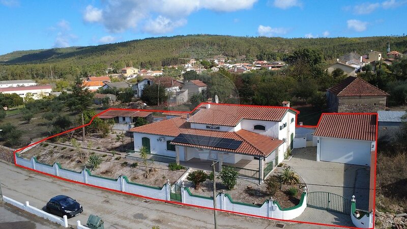 Moradia T4 à venda em São Miguel de Poiares, Vila Nova de Poiares RE/MAX Portugal