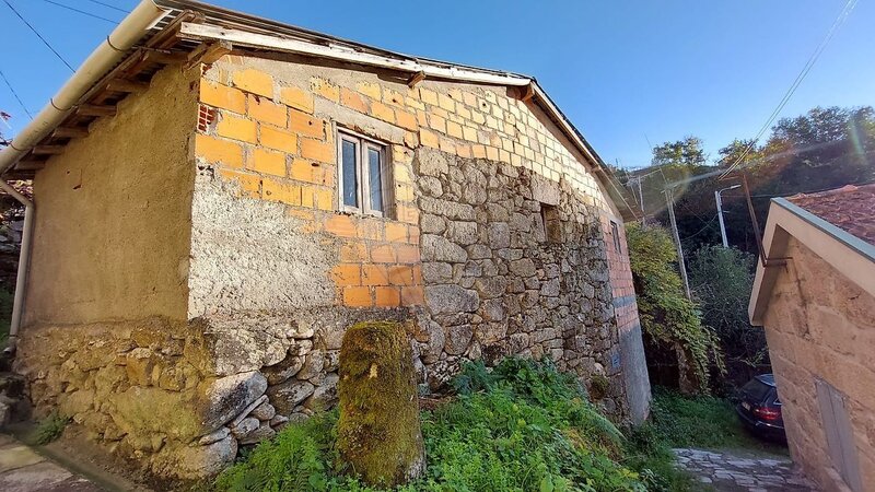 Moradia T1 à venda em Entre Ambos-os-Rios, Ermida e Germil, Ponte da Barca RE/MAX Portugal