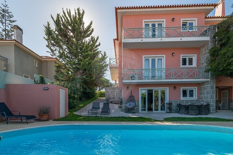 Moradia T6 de luxo à venda em Oeiras e São Julião da Barra, Paço de Arcos e Caxias, Oeiras RE/MAX Portugal