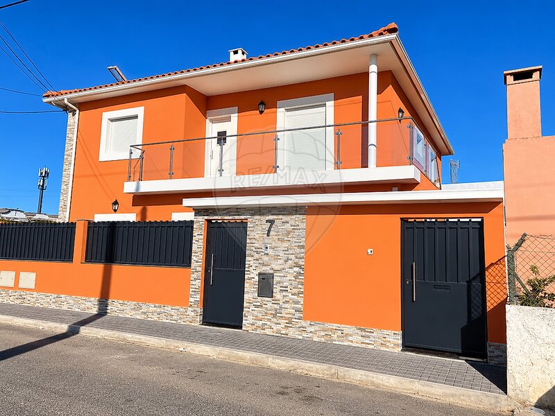 Moradia T2 para arrendar em Cacém e São Marcos, Sintra RE/MAX Portugal