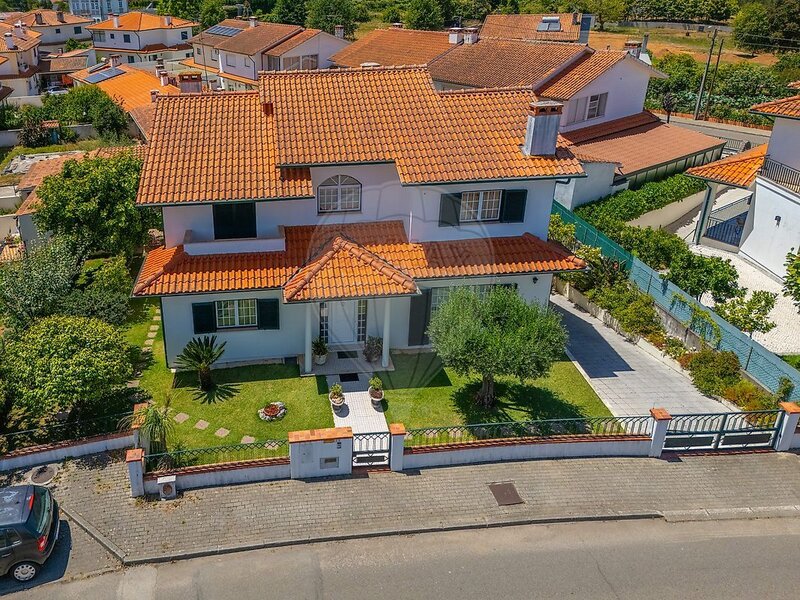 Moradia T4 à venda em Recardães e Espinhel, Águeda RE/MAX Portugal