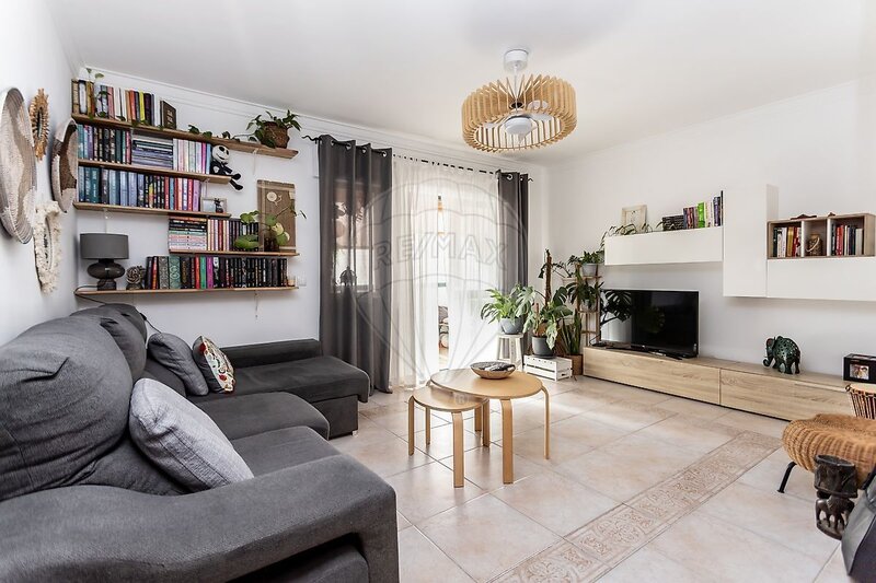 Apartamento T3 à venda em Alhos Vedros, Moita RE/MAX Portugal