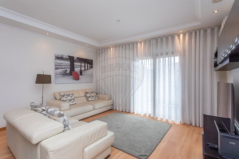 Apartamento T3 para arrendar em Odivelas, Odivelas RE/MAX Portugal