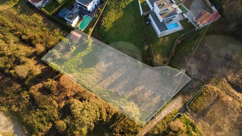 Terreno à venda em Margaride (Santa Eulália), Várzea, Lagares, Varziela e Moure, Felgueiras RE/MAX Portugal