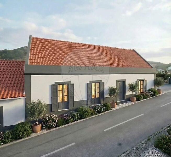 Moradia T3 à venda em Maxial e Monte Redondo, Torres Vedras RE/MAX Portugal