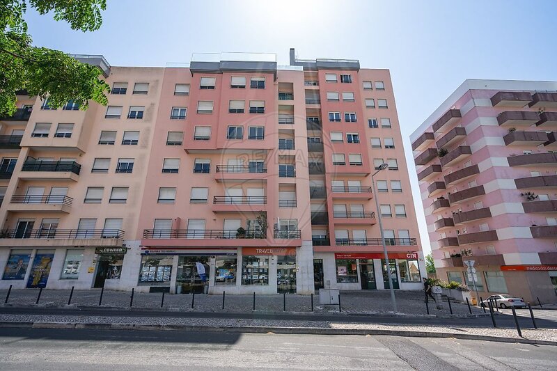 Apartamento T4 à venda em Carnide, Lisboa RE/MAX Portugal