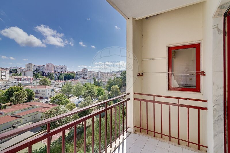 Apartamento T2 à venda em Cacém e São Marcos, Sintra RE/MAX Portugal