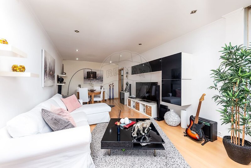 Apartamento T2 à venda em Santo António dos Cavaleiros e Frielas, Loures RE/MAX Portugal