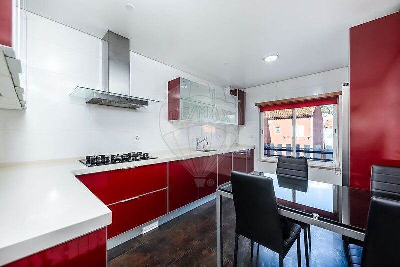 Apartamento T2 à venda em Ramada e Caneças, Odivelas RE/MAX Portugal