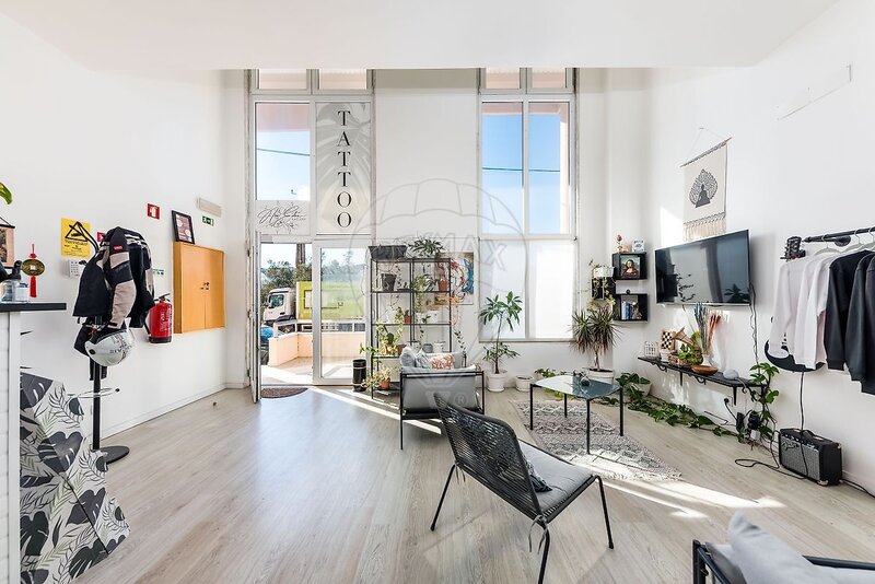 Loja para arrendar em Pontinha e Famões, Odivelas RE/MAX Portugal