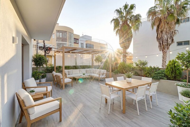 Apartamento T4 à venda em Ramada e Caneças, Odivelas RE/MAX Portugal