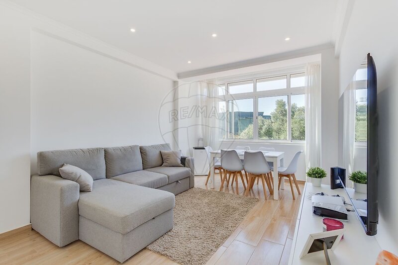 Apartamento T2 à venda em Santa Iria de Azoia, São João da Talha e Bobadela, Loures RE/MAX Portugal