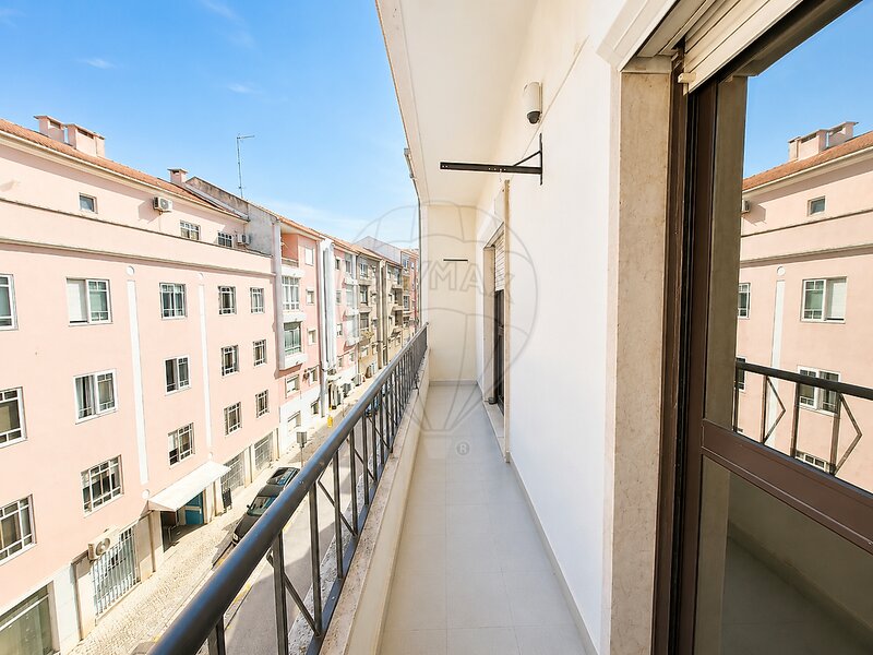 Apartamento T3 à venda em Almada, Cova da Piedade, Pragal e Cacilhas, Almada RE/MAX Portugal