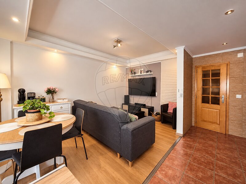 Apartamento T2 à venda em Águas Livres, Amadora RE/MAX Portugal