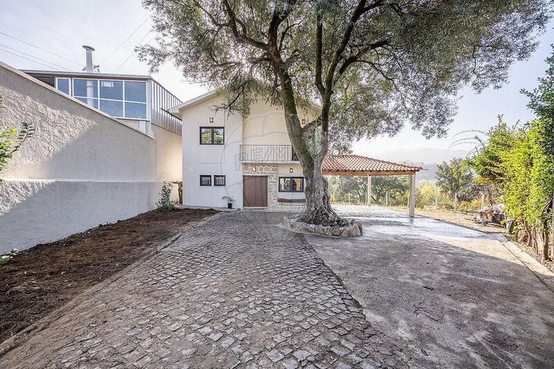 Moradia T3 à venda em Ferreiros, Prozelo e Besteiros, Amares RE/MAX Portugal