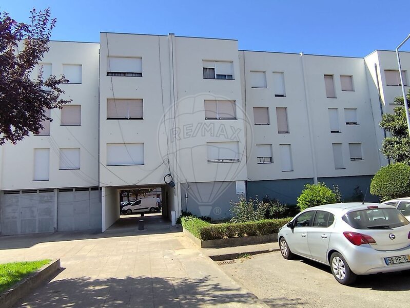 Apartamento T3 à venda em Cristelos, Boim e Ordem, Lousada RE/MAX Portugal