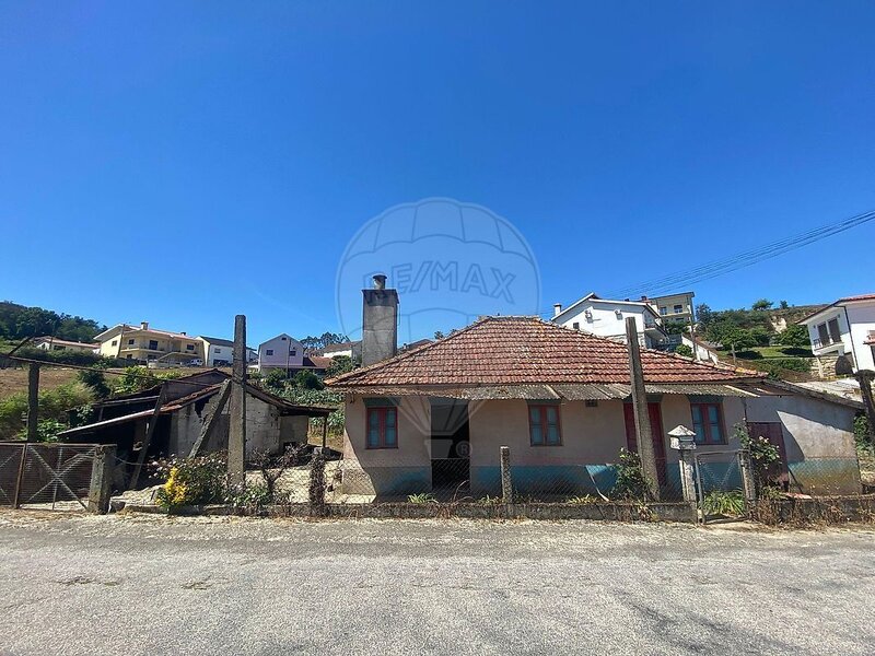 Moradia T3 à venda em Silvares, Pias, Nogueira e Alvarenga, Lousada RE/MAX Portugal