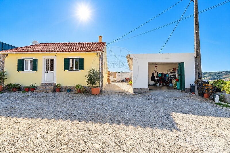 Moradia T4 à venda em Cela, Alcobaça RE/MAX Portugal