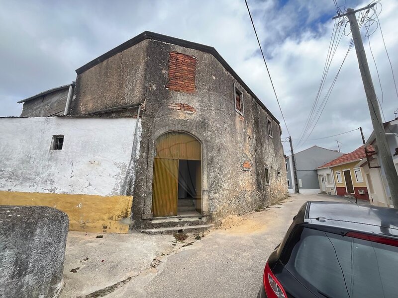 Arrecadação à venda em Madalena e Beselga, Tomar RE/MAX Portugal