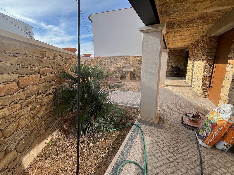 Moradia T3 à venda em Além da Ribeira e Pedreira, Tomar RE/MAX Portugal