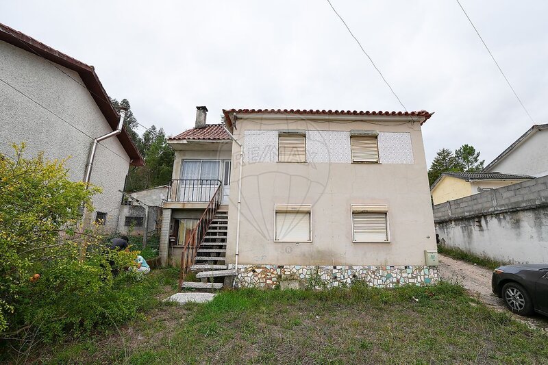 Moradia T4 à venda em Semide e Rio Vide, Miranda do Corvo RE/MAX Portugal