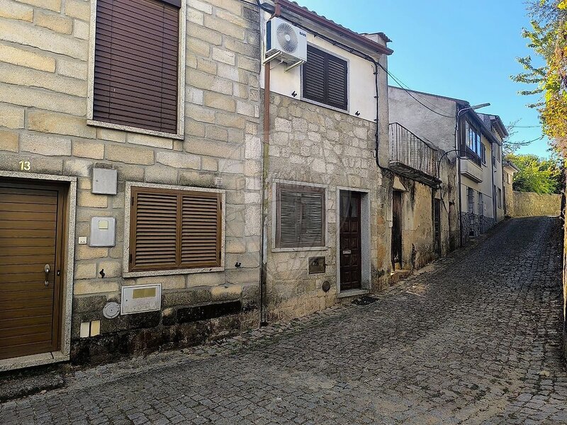 Moradia T2 à venda em Alcaide, Fundão RE/MAX Portugal
