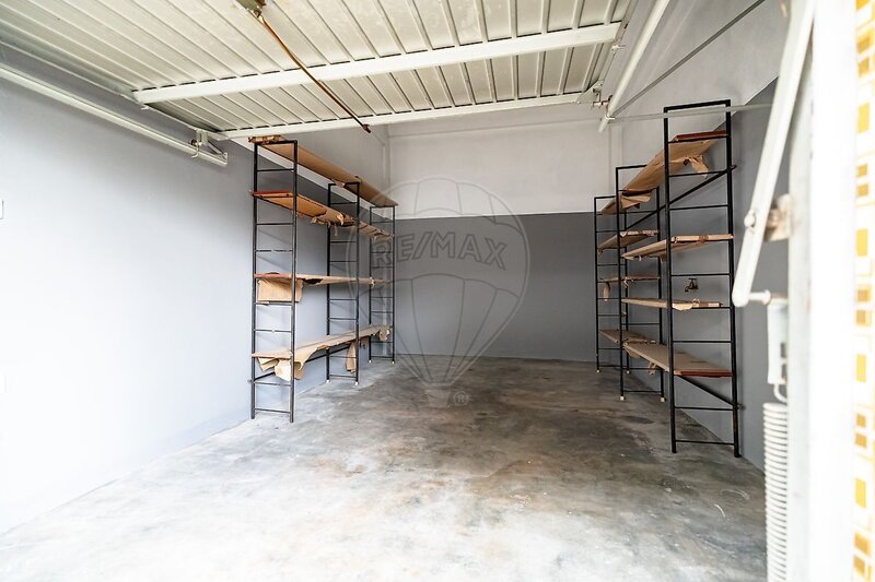 Garagem para arrendar em Santo António dos Olivais, Coimbra RE/MAX Portugal