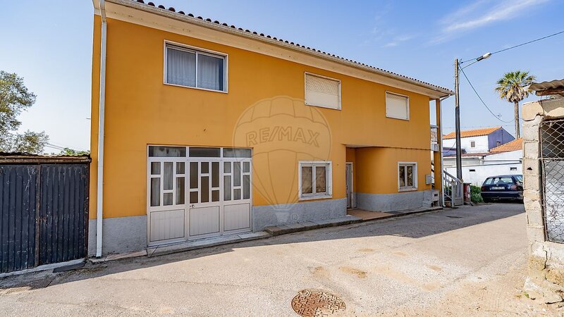 Moradia T5 à venda em São Martinho de Árvore e Lamarosa, Coimbra RE/MAX Portugal