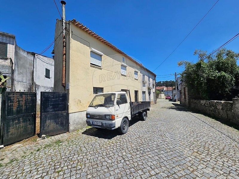 Moradia T3 à venda em Nelas, Nelas RE/MAX Portugal