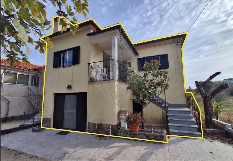 Moradia T4 à venda em Nelas, Nelas RE/MAX Portugal