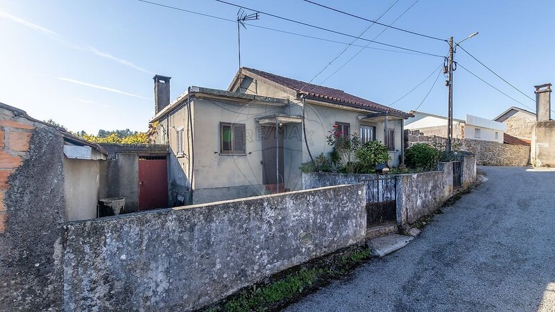 Moradia T3 à venda em Molelos, Tondela RE/MAX Portugal