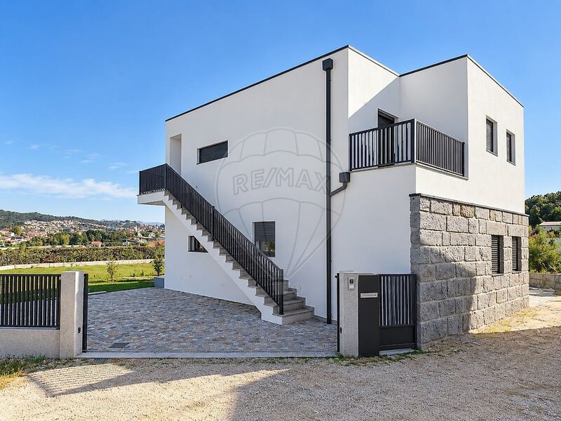 Apartamento T2 à venda em Margaride (Santa Eulália), Várzea, Lagares, Varziela e Moure, Felgueiras RE/MAX Portugal