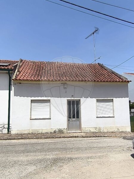 Moradia T3 à venda em Abrantes (São Vicente e São João) e Alferrarede, Abrantes RE/MAX Portugal