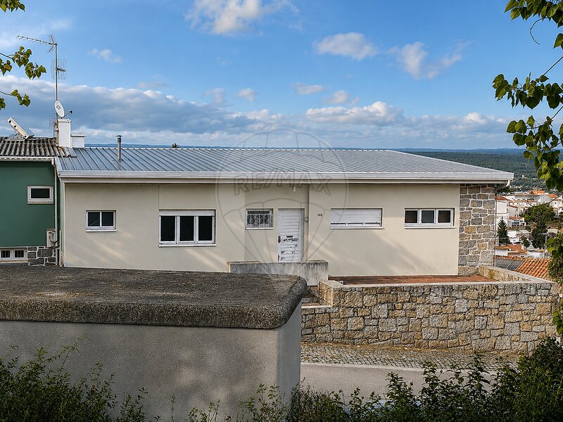 Prédio à venda em Abrantes (São Vicente e São João) e Alferrarede, Abrantes RE/MAX Portugal