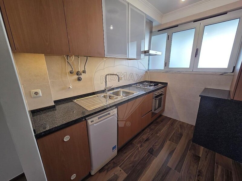 Apartamento T4 para arrendar em Benfica, Lisboa RE/MAX Portugal