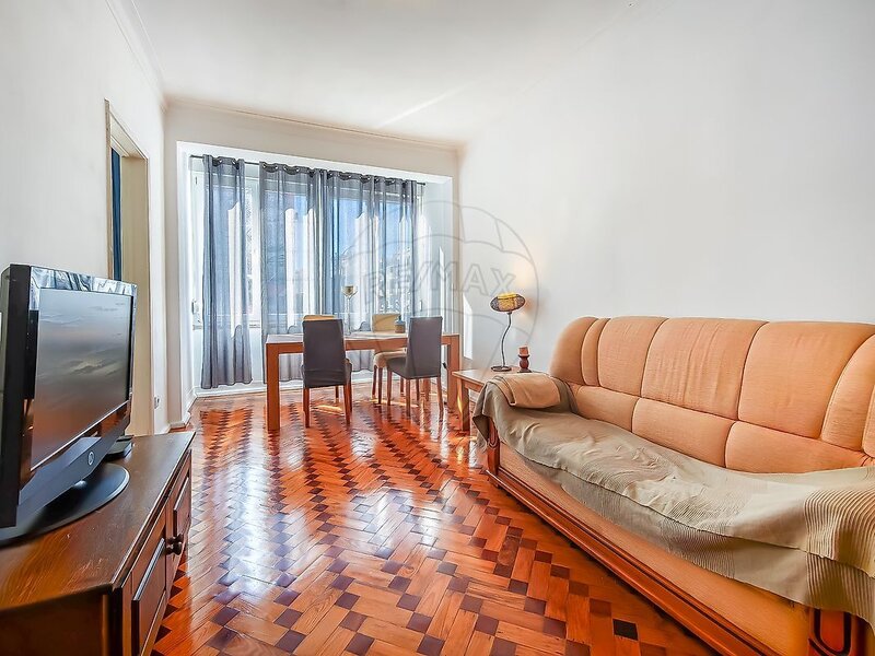 Apartamento T3 à venda em Falagueira - Venda Nova, Amadora RE/MAX Portugal