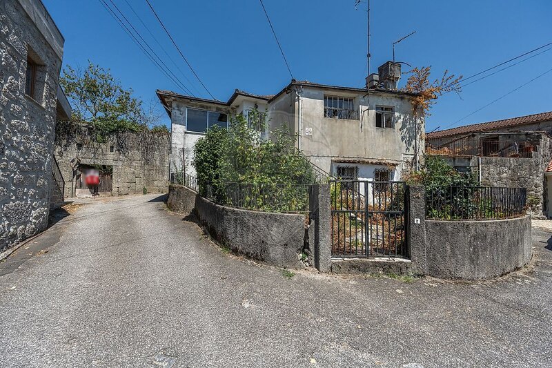 Moradia T5 à venda em Travassos, Póvoa de Lanhoso RE/MAX Portugal
