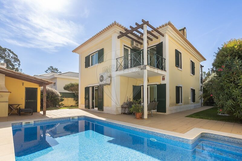 Moradia T5 à venda em Sintra (Santa Maria e São Miguel, São Martinho e São Pedro de Penaferrim), Sintra RE/MAX Portugal