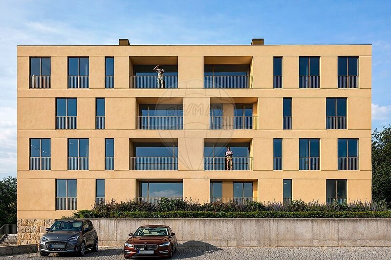 Apartamento T3 à venda em Águas Santas, Maia RE/MAX Portugal