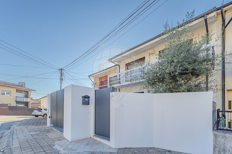 Moradia T4 à venda em Ermesinde, Valongo RE/MAX Portugal