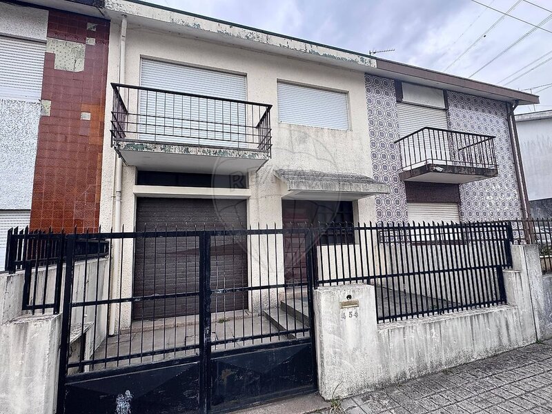 Moradia T3 à venda em Folgosa, Maia RE/MAX Portugal