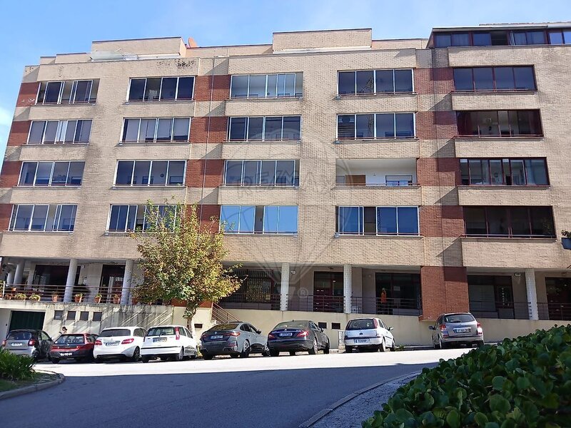 Apartamento T2 à venda em Creixomil, Guimarães RE/MAX Portugal
