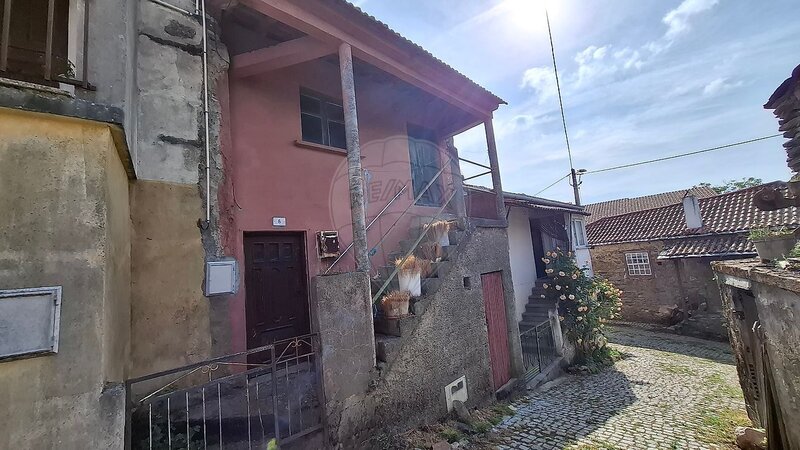 Moradia T1 à venda em Babe, Bragança RE/MAX Portugal
