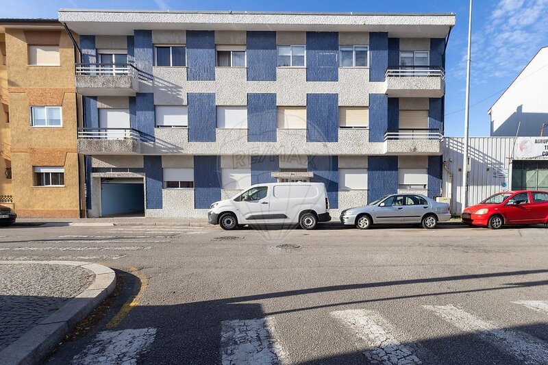 Apartamento T3 à venda em Rio Tinto, Gondomar RE/MAX Portugal