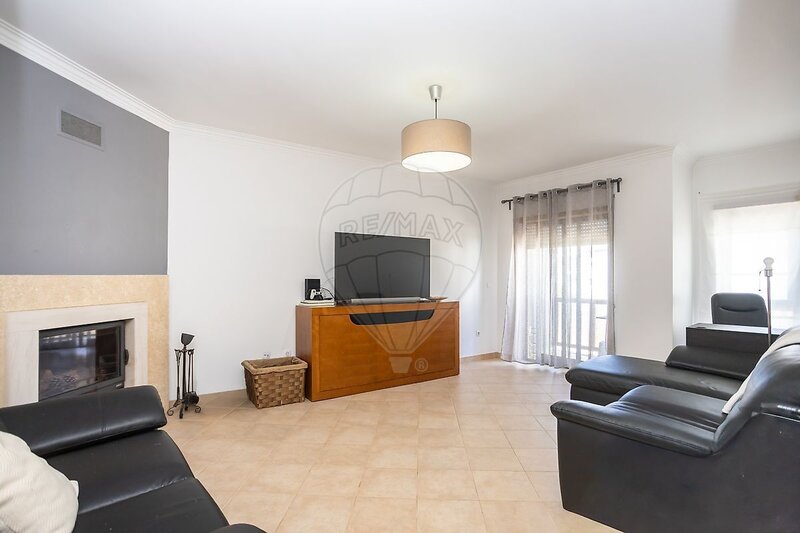 Apartamento T2 à venda em Alhos Vedros, Moita RE/MAX Portugal