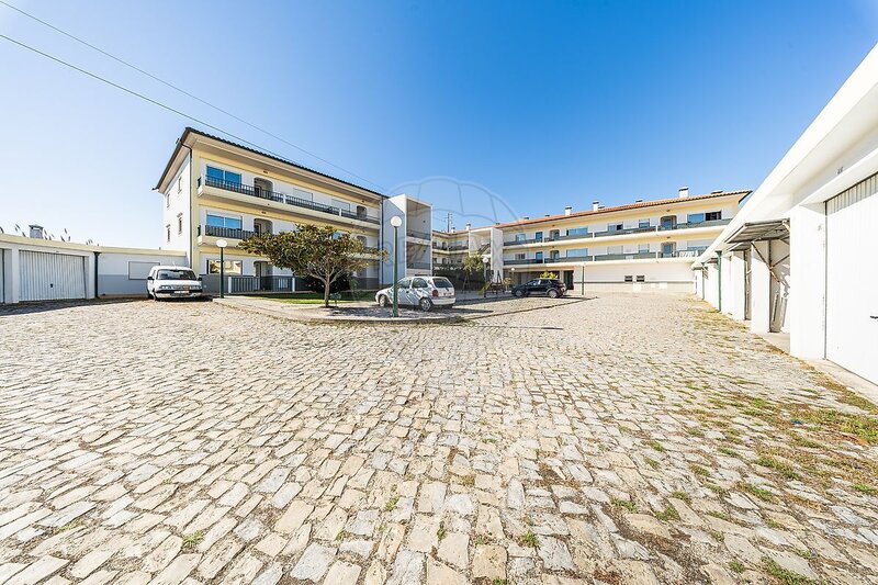 Apartamento T2 à venda em Marinha Grande, Marinha Grande RE/MAX Portugal