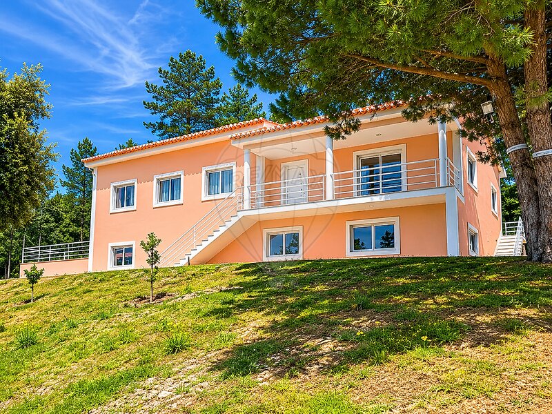 Moradia T4 à venda em Azueira e Sobral da Abelheira, Mafra RE/MAX Portugal
