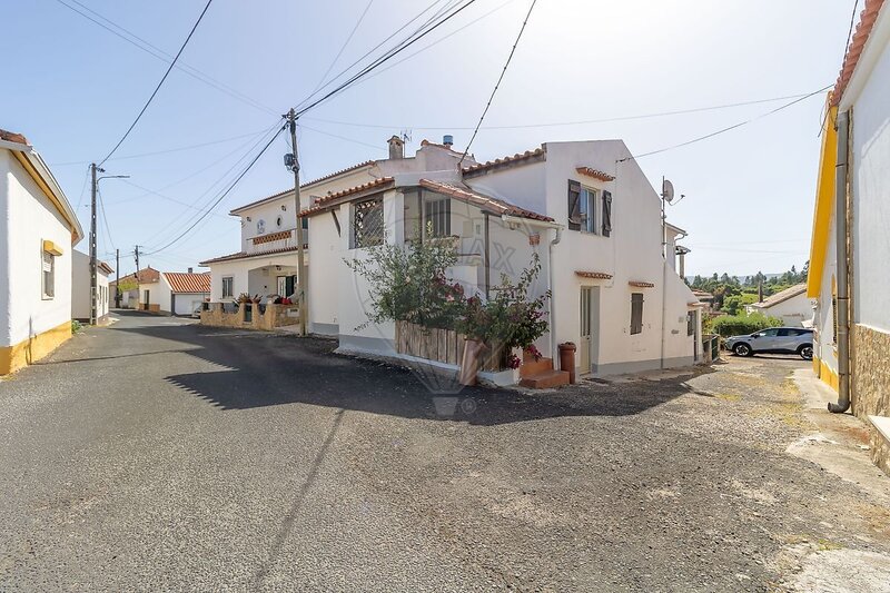 Moradia T3 à venda em Ramalhal, Torres Vedras RE/MAX Portugal